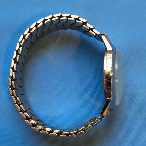 Vintage 1965 Caravelle Bulova M6 Waterproof Men's Watch Hand Wind runs - Picture 6 of 11